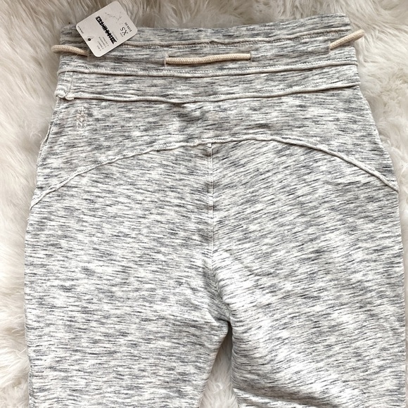 Free People Movement Wild Side High-rise 7/8 Solid Flare Leggings - Picture 13 of 14